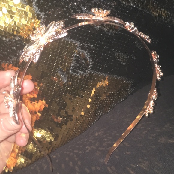 Rose gold tone sparkly headband NWOT Final Price!! - Picture 2 of 6
